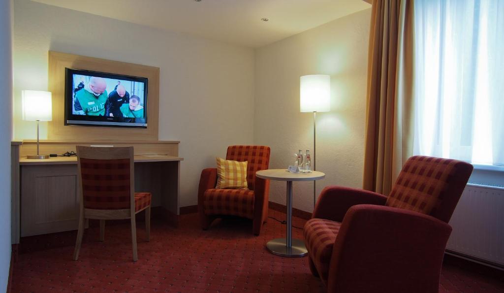 Land-Gut Hotel Zur Bruecke Garni Drolshagen Room photo